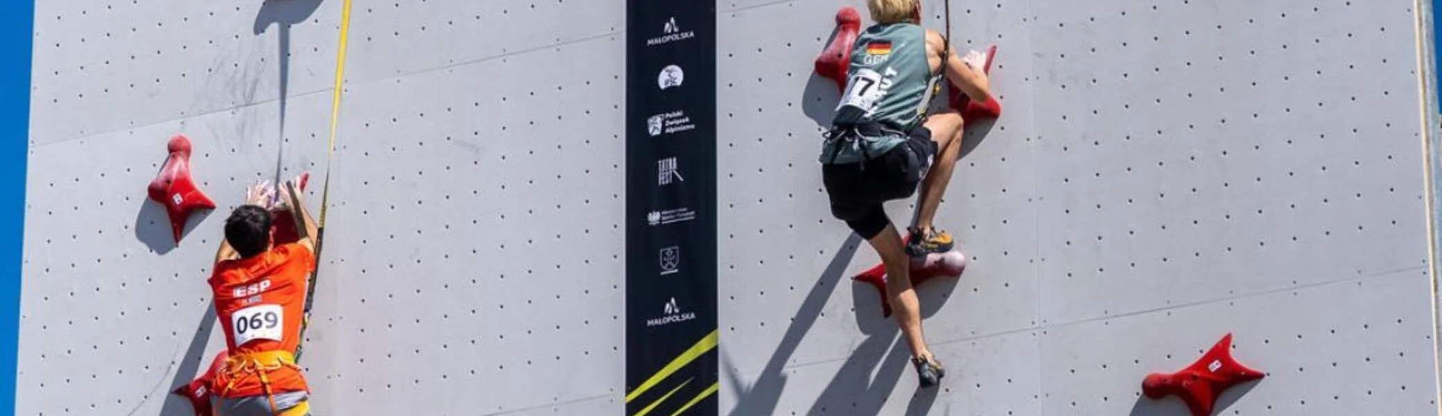 Finn beim Speedklettern | © Ifsc