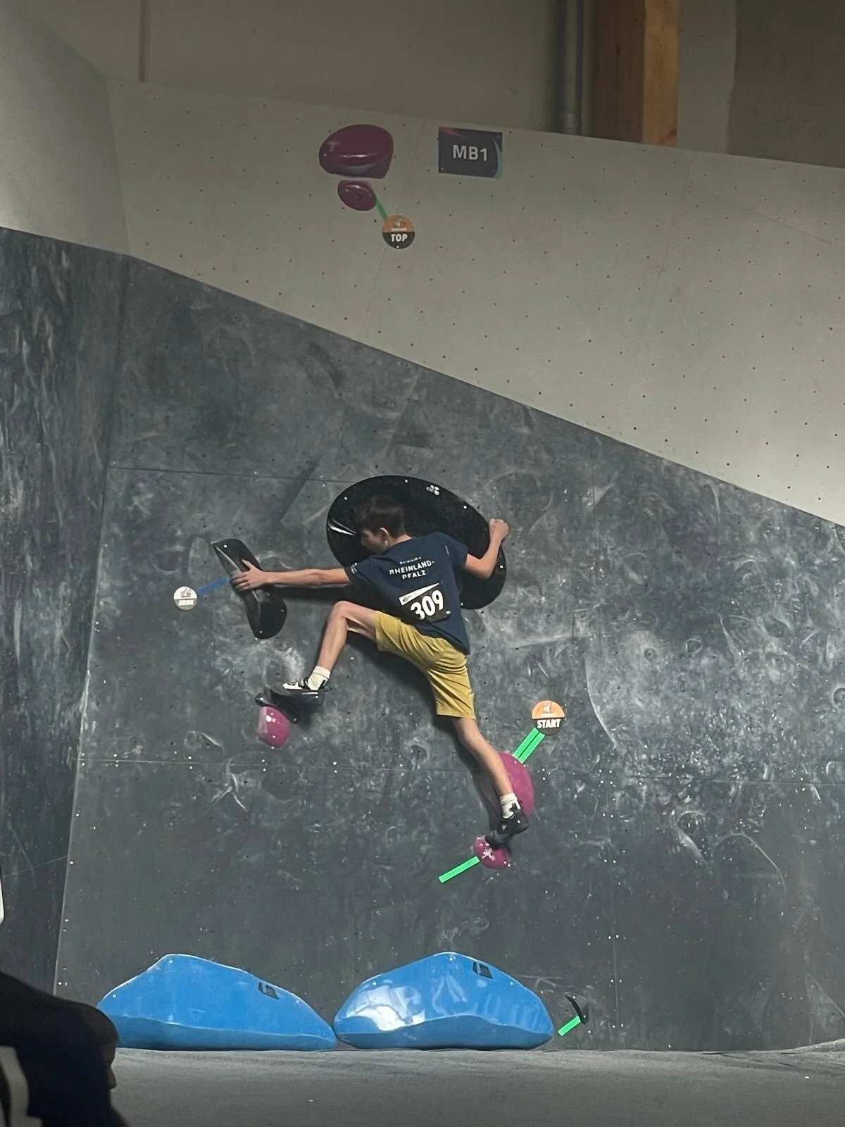 Bouldern beim Deutschen Jugend Cup  | © DAV Trier